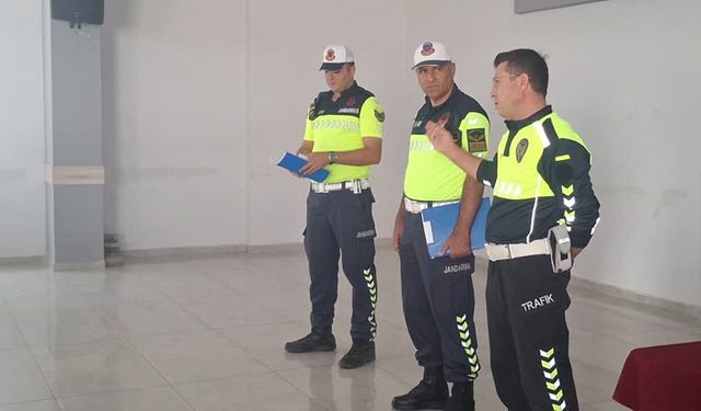 Beypazarı’nda Okul Servisi Şoförleri Uyarıldı: Cep Telefonu Kaza Riskini 4 Kat Artırıyor