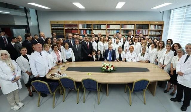 Cumhurbaşkanı Erdoğan’dan Gazi Anadolu Lisesi’ne Ziyaret