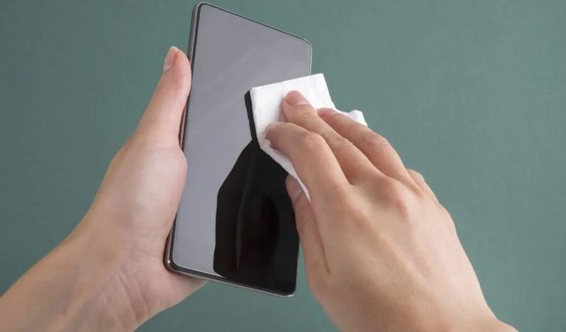 Akıllı Telefonlarda Ekran Temizliği Nasıl Yapılır?