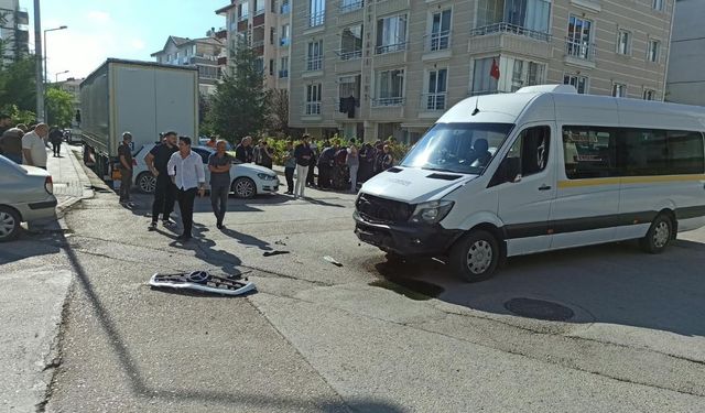 Kahramankazan'da İki Araç Birbirine Girdi: 1 Yaralı