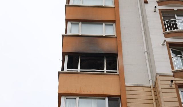 Mamak Belediyesinden Yangından Etkilenen Aileye Belediye Desteği