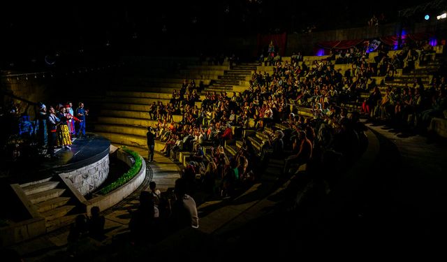 Seğmenler Parkı Açık Hava Sahnesine Dönüştü: 18 Özel Tiyatro Ankaralılarla Buluştu