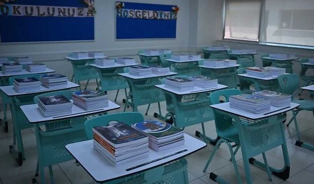 Ankara’da MEB’in Ücretsiz Ders Kitapları Sıralardaki Yerini Almaya Başladı