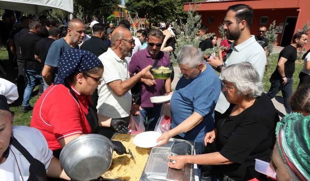 Yenimahalle’de Geleneksel Divriği Pilavı Buluşması: Divriğililer 63’üncü Kez Aynı Sofrada Buluştu