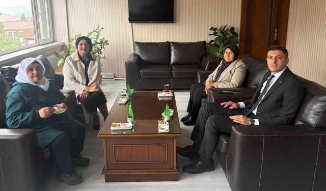 Güdüllü Şehit Anneleri Kaymakamlığı Ziyaret Etti