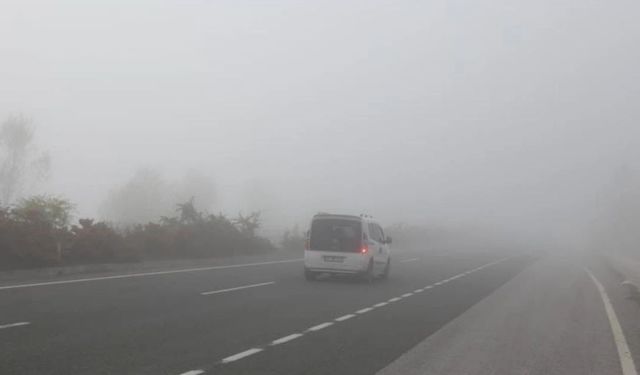 Kastamonu-Ankara Kara Yolunda Yoğun Sis Etkili Oluyor