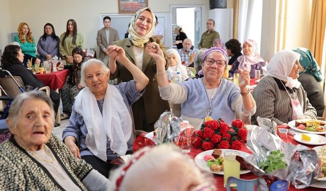 Keçiören’de 1 Ekim Dünya Yaşlılar Günü Anlamlı Etkinliklerle Kutlandı
