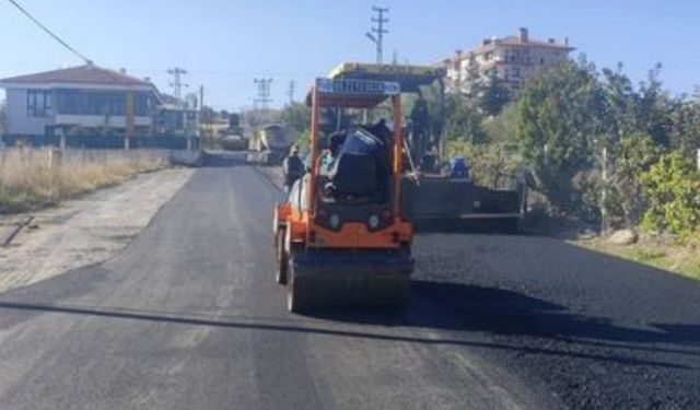 Pursaklar'daki Asfalt Serim Çalışmaları Gümüşoluk Mahallesi'nde Devam Etti