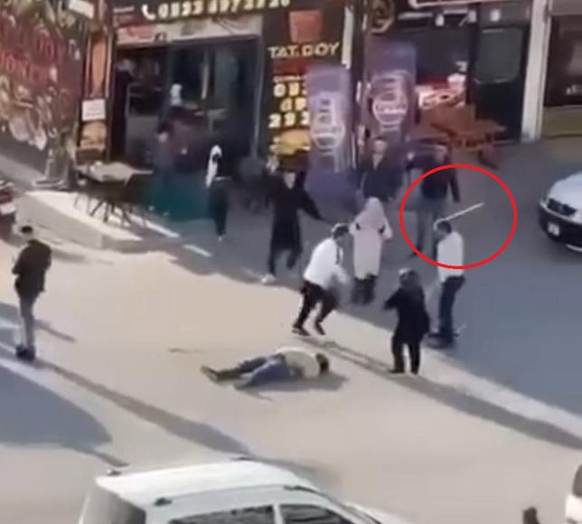 Altındağ'da Döner Bıçaklı Kavga: 5 Kişi Yaralandı