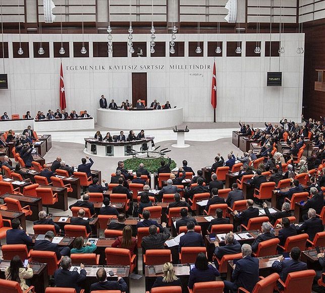 Suça Sürüklenen Çocuk Yasasının İlk 2 Maddesi Meclis'te Kabul Edildi