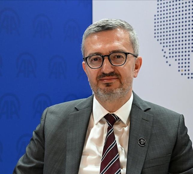 Fahrettin Altun’dan Boşalan Koltuğa Burhanettin Duran Oturdu
