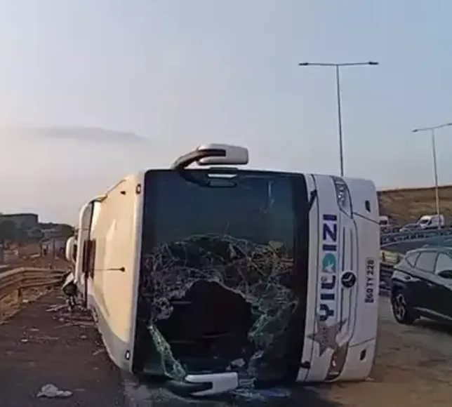 Kuzey Marmara Otoyolu’nda Can Pazarı! Kontrolden Çıkan Yolcu Otobüsü Devrildi