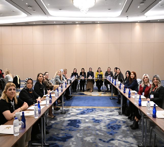 Metropolde Çalışan Kadının "Hak" Mücadelesi, HAK-İŞ İstanbul’da Çözüm Arıyor