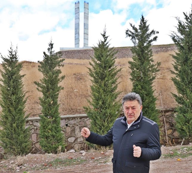 Metin Özaslan'dan Hıdırlıktepe Çıkışı: Anıt Eyfel ve Özgürlük Heykeli gibi Olmalı