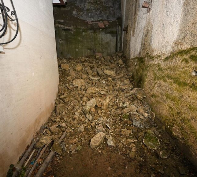 Mamak’ta Çöken İstinat Duvarı Apartman Sakinlerini Mağdur Etti