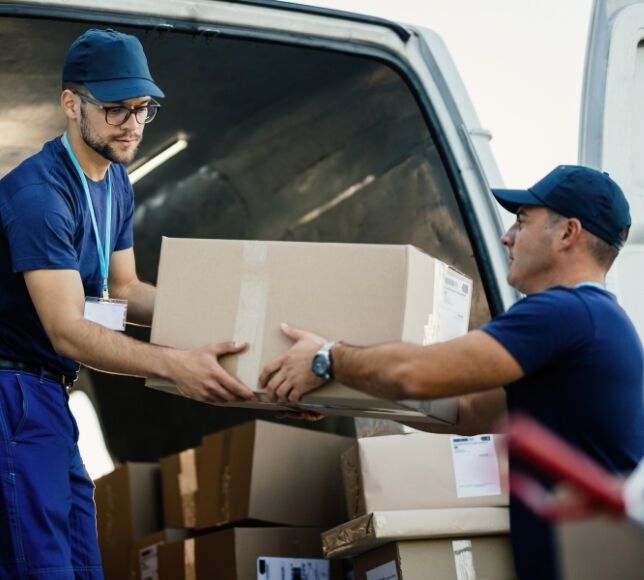 Ankara’da Kurye Skandalı: Telefonu Satıp Eğlence Mekanına Gitti