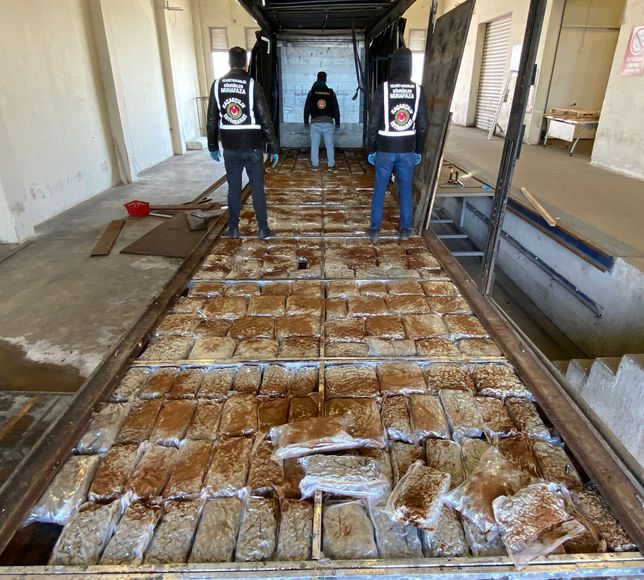 Gümrüklerde Kuş Uçurtulmadı, 828 Milyon Liralık Zehir Hattı Çökertildi