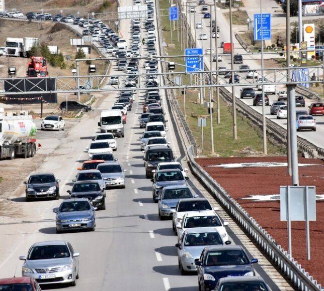 Kırıkkale-Ankara Hattı Felç Oldu, Kilometrelerce Kuyruk Oluştu