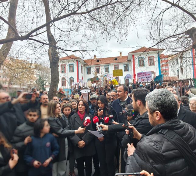 Mimar Kemal Ortaokulu Okul Binasını Kaybediyor, Öğrenci ve Veliler Tepkili