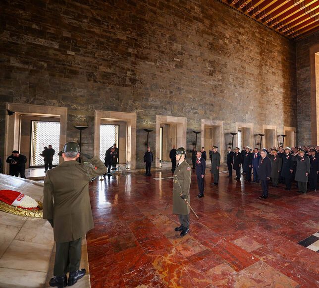 OYAK 65 Yaşında, Kuruluş Yıl Dönümünü Anıtkabir Ziyaretiyle Taçlandırdı