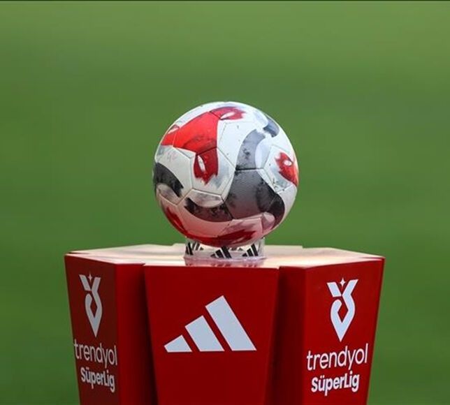 Galatasaray, Fenerbahçe ve Beşiktaş’ı Üzen Gelişme, Yayın Gelirleri Düşecek