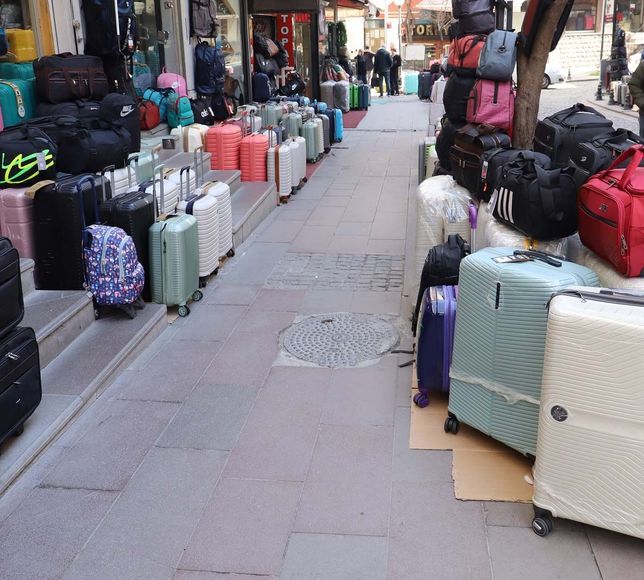 Ulus’taki Çantacılar Sokağı’nda Bayram Öncesi Hareketlilik Azaldı, Esnaf Eski Günlerini Arıyor