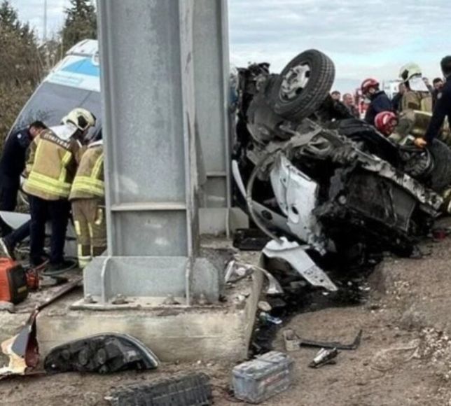 Ankara Kahramankazan'da Yolcu Otobüsü Üst Geçide Çarptı: 4 Ölü, 13 Yaralı