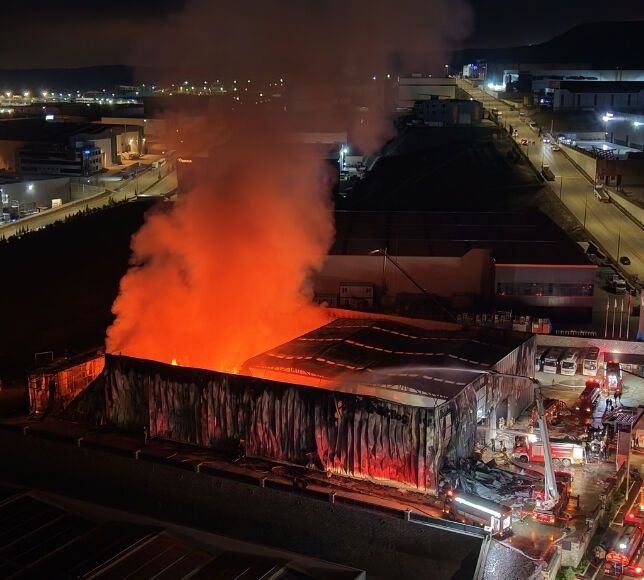 Sincan'da Fabrika Alevlere Teslim Oldu, 35 Kişi Son Anda Kurtuldu
