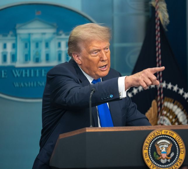 Trump’tan İran’a Bir Tehdit Daha: Salı Günü Cehennemi Yaşayacaksınız