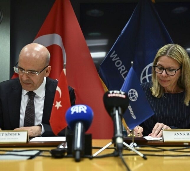 Mehmet Şimşek INRAIL Projesinin Finansman Anlaşmasını Washington’da İmzaladı