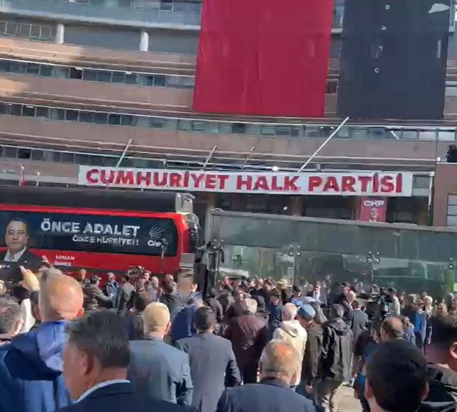 CHP Genel Merkezi’nde Tansiyon Yükseldi: Kılıçdaroğlu ve Özel Destekçileri Karşı Karşıya