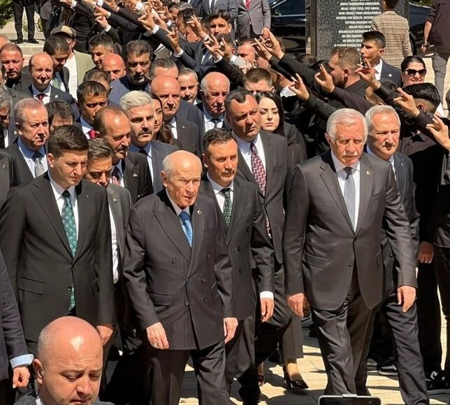 Devlet Bahçeli Kızılcahamam’da Ülkücü Şehitler Anıtı’nı Ziyaret Etti