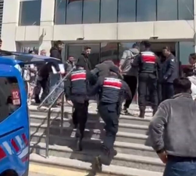 Jandarma’dan 24 İlde Göçmen Kaçakçılığı Operasyonu: 36 Tutuklama