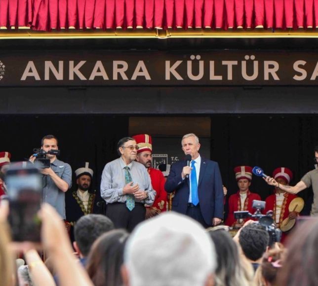 Mansur Yavaş, Ankara Kalesi'ndeki Şenlikte Vatandaşlarla Buluştu