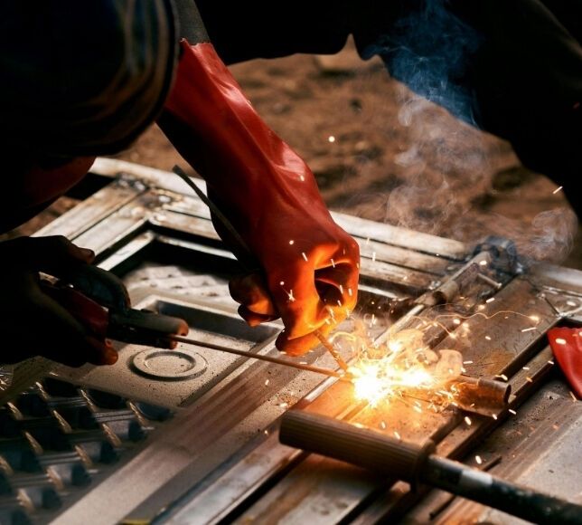 Türkiye 2025'te 1 Milyondan Fazla Otomobil Üretti, Satışlar 24 Trilyonu Buldu