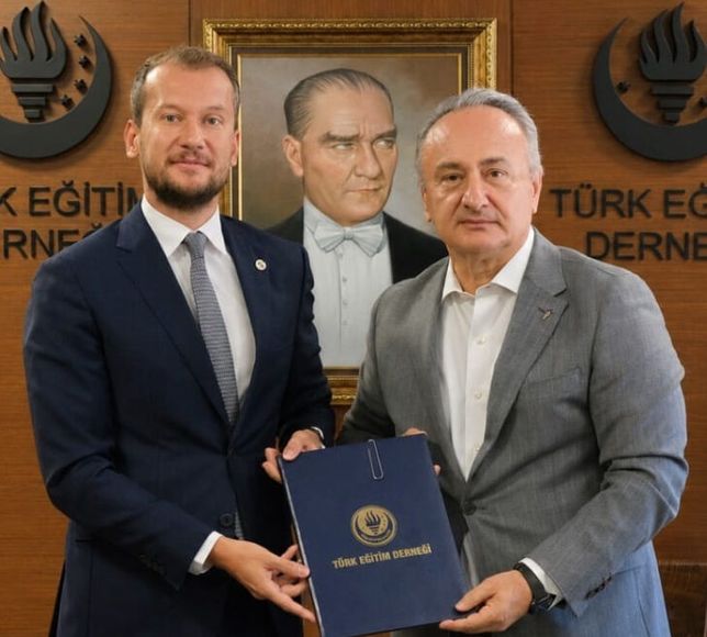TÜGİAD Ankara ve TED'den Eğitime Destek: 20 Öğrenciye Tam Burs, Afet Bursiyerlerine Kaynak Kitap