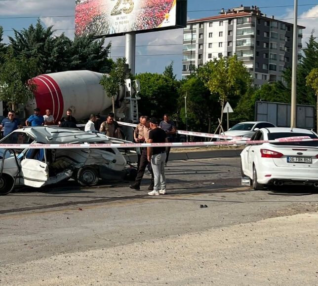 Ankara Hüseyingazi’de İki Otomobil Çarpıştı: 1 Kişi Hayatını Kaybetti