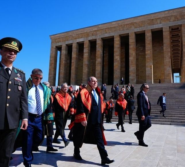 Yargıtay Heyeti Yeni Adli Yıl Öncesi Anıtkabir’i Ziyaret Etti