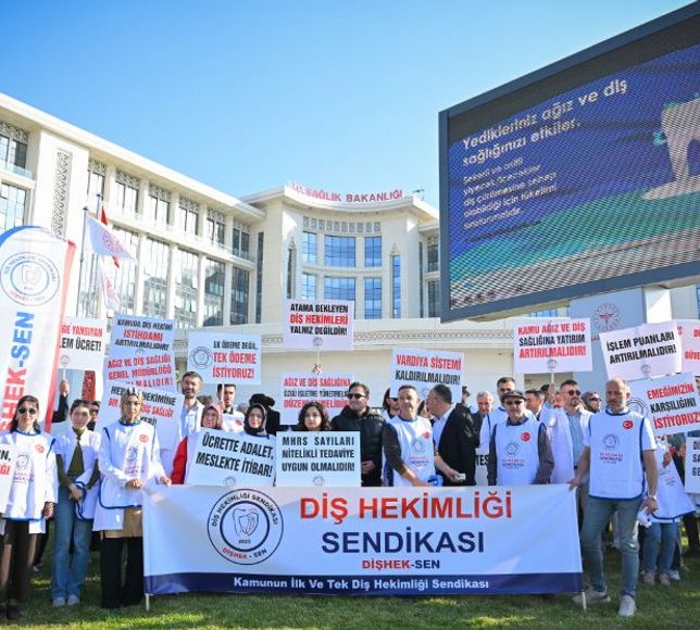 Diş Hekimlerinden Bakanlık Önünde Eylem: "Tedavi Süreleri Uzatılsın, İş Yükü Azaltılsın"