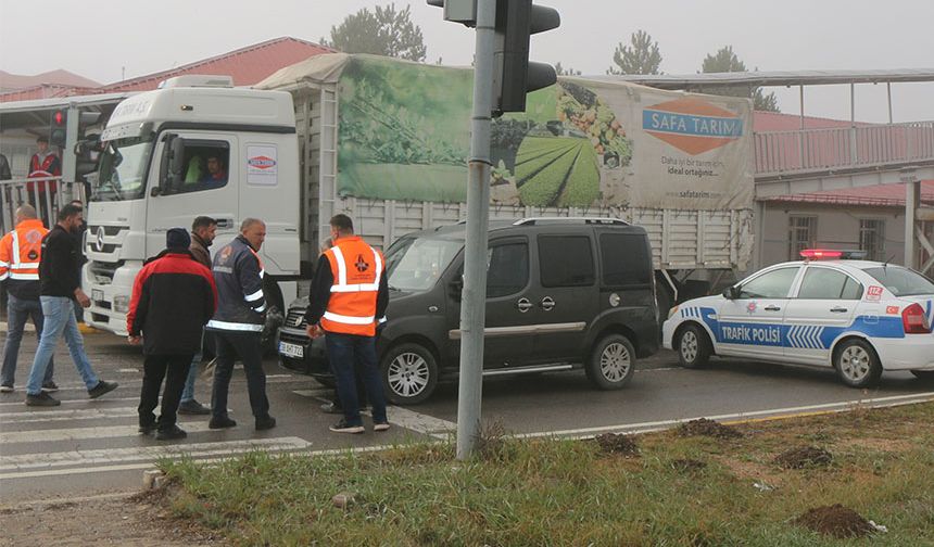 Sivas'ta Trafik Kazası: 5 Yaralı