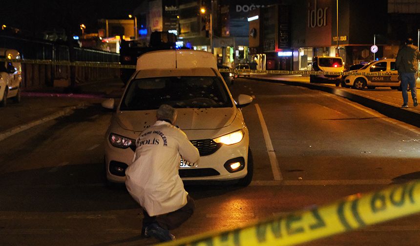 Ümraniye’de Duran Otomobile Silahlı Saldırı: 2 Yaralı