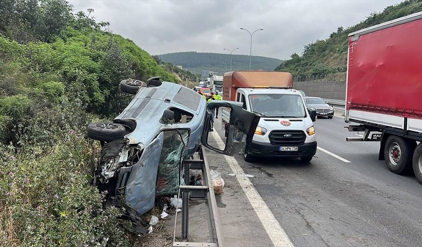 Anadolu Otoyolu’nda Ticari Araç Kazası: 4 Yaralı