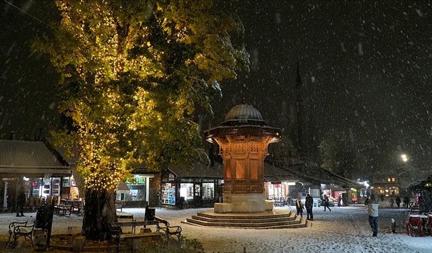 Saraybosna’da İlk Kar Yağışı Şehri Beyaza Bürüdü