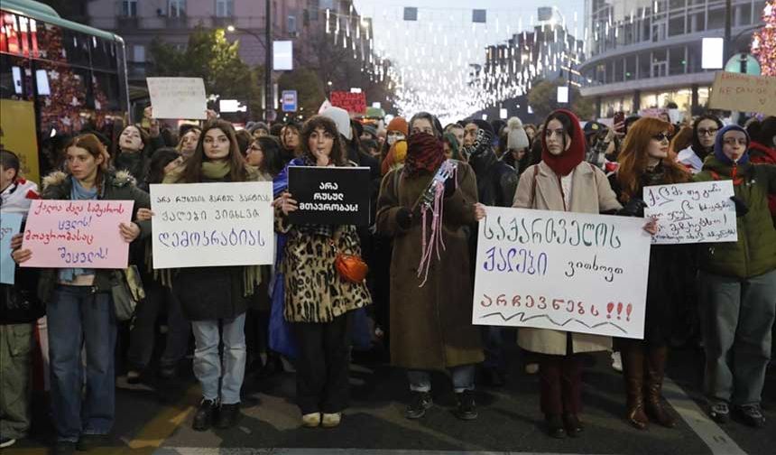 Gürcistan'daki AB Yanlısı Gösteriler Yaklaşık Bir Aydır Sürüyor