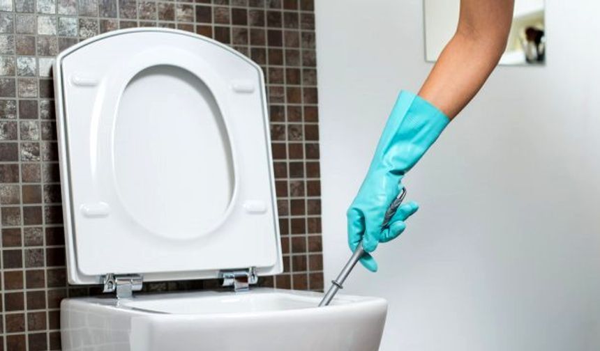 Tıkanan Klozet Nasıl Açılır? Evde Uygulanabilecek Pratik Yöntemler