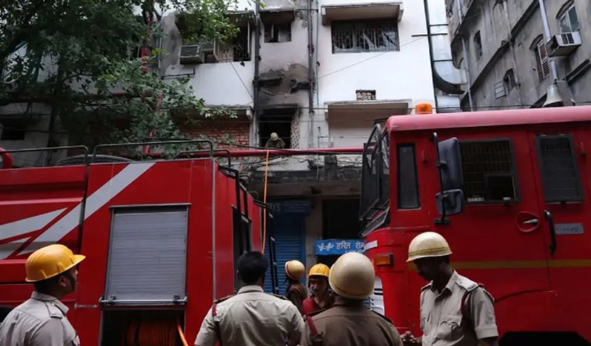 Hindistan'da Otel Yangını Faciası: 15 Can Kaybı