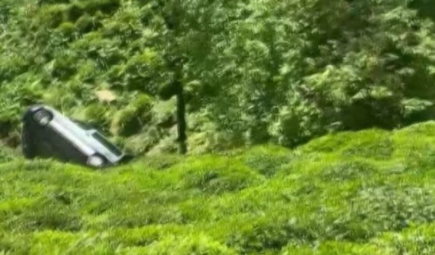 Rize’de Kontrolden Çıkan Araç Çay Bahçesine Uçtu: 2 Yaralı