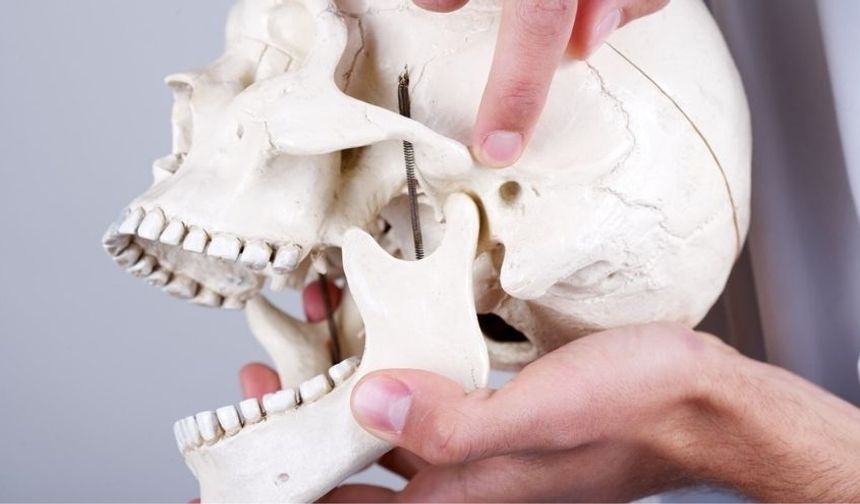 Çene Kemiğindeki Problemlerin Sebebi Osteoporoz İlaçları Olabilir