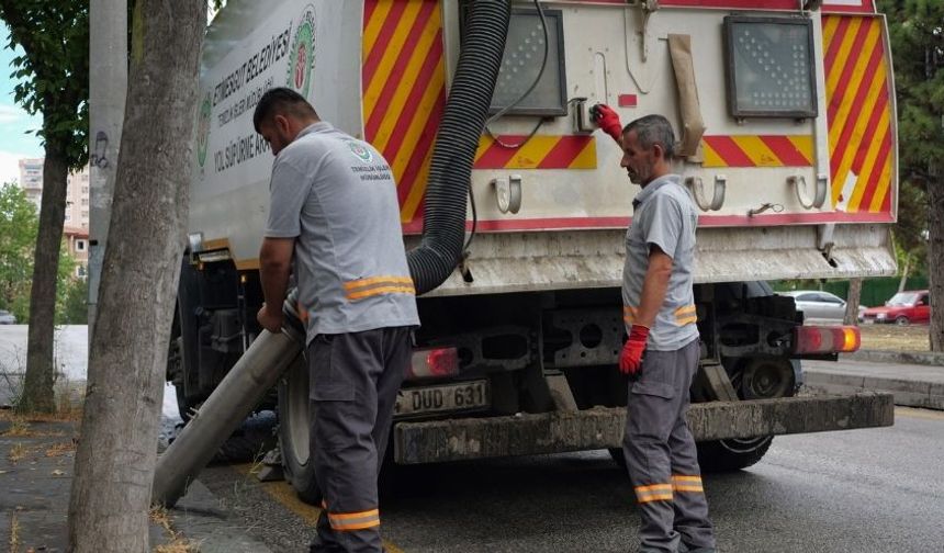 Etimesgut’ta Kapsamlı Temizlik Çalışması: CITYCAT Aracı Sahada