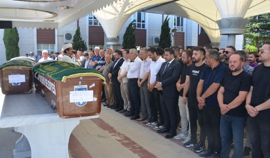 Kahramankazan’da Kazada Ölen Anne, Kızı ve Kardeşi Toprağa Verildi